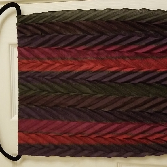 $5 ITEM. Nice multi colored scarf. MUST BUNDLE WITH OTHER ITEMS - Picture 6 of 8